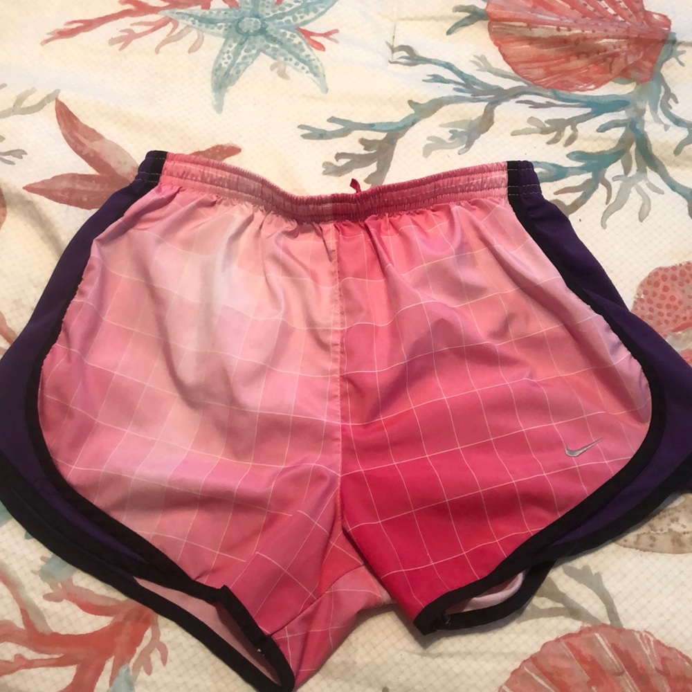 Nike tempo running shorts women’s size small